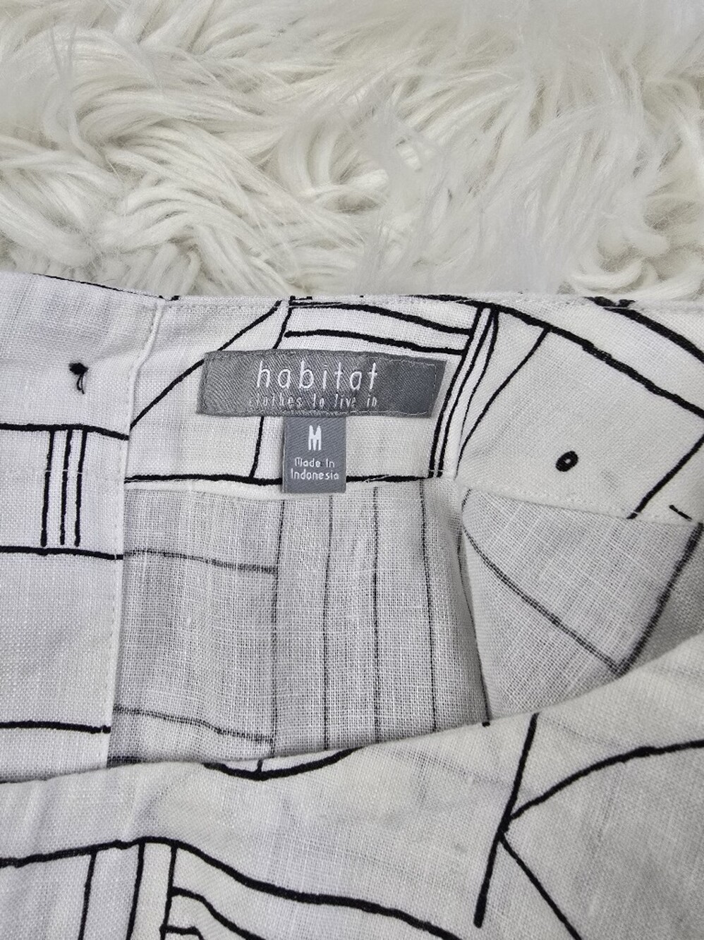 Habitat Geometrical Print Abstract Lagenlook Top Medium - Picture 6 of 10